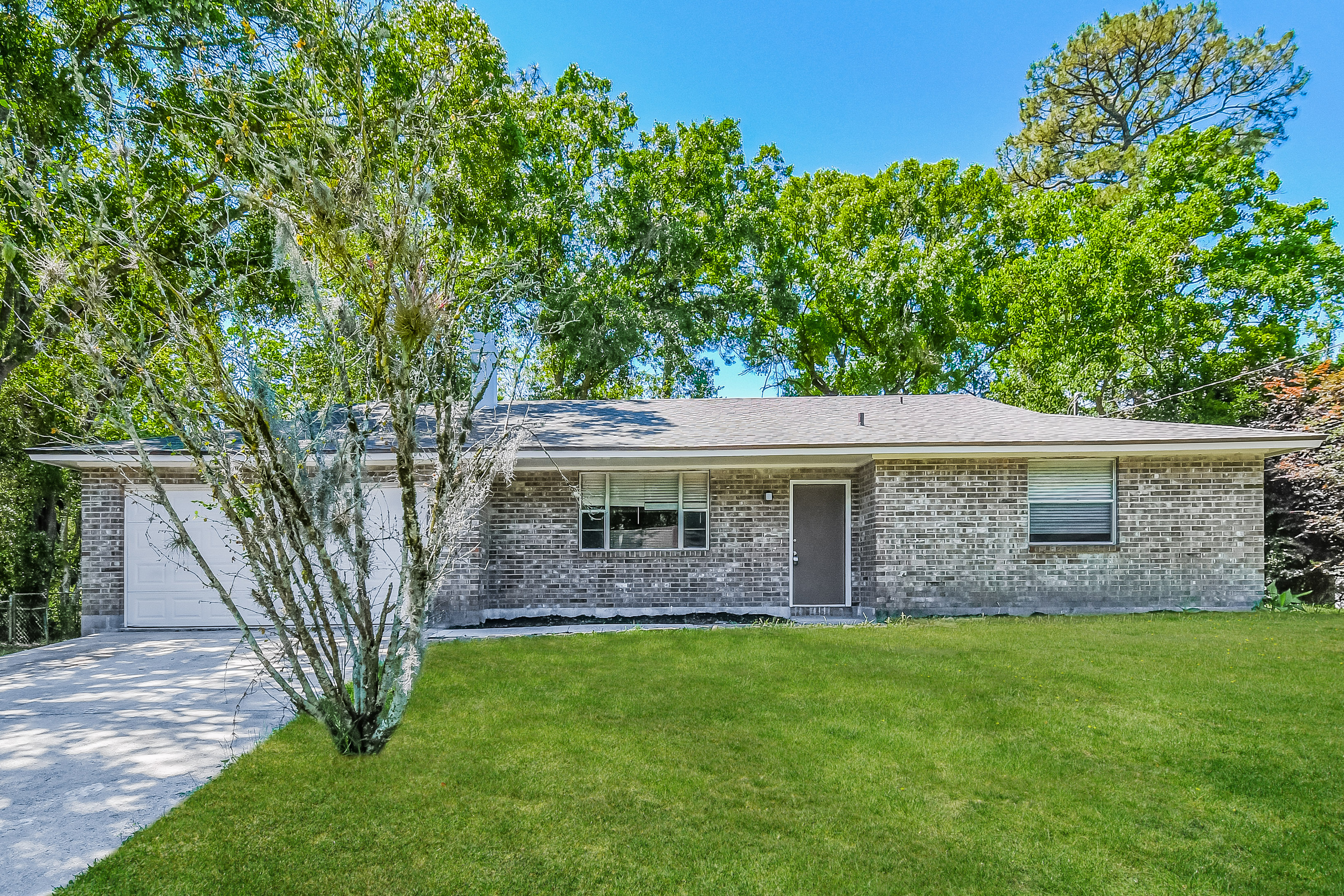 8742 GUM ST JACKSONVILLE, FL 32244